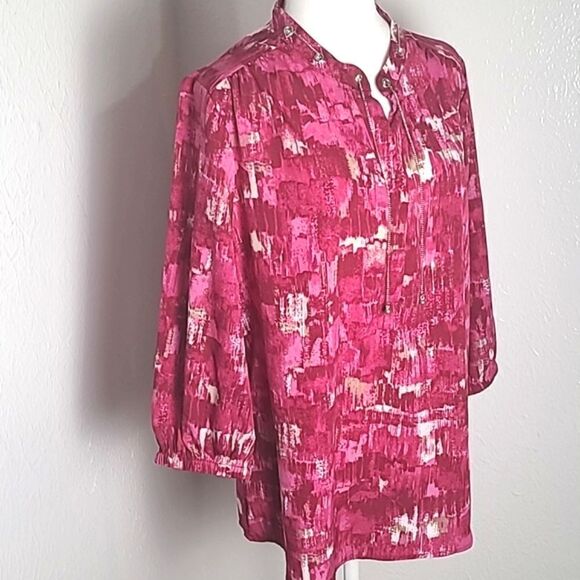 Gloria Vanderbilt Red, White,Pink Blouse, Grommets & Chain Neckline, Size Medium - Picture 1 of 9